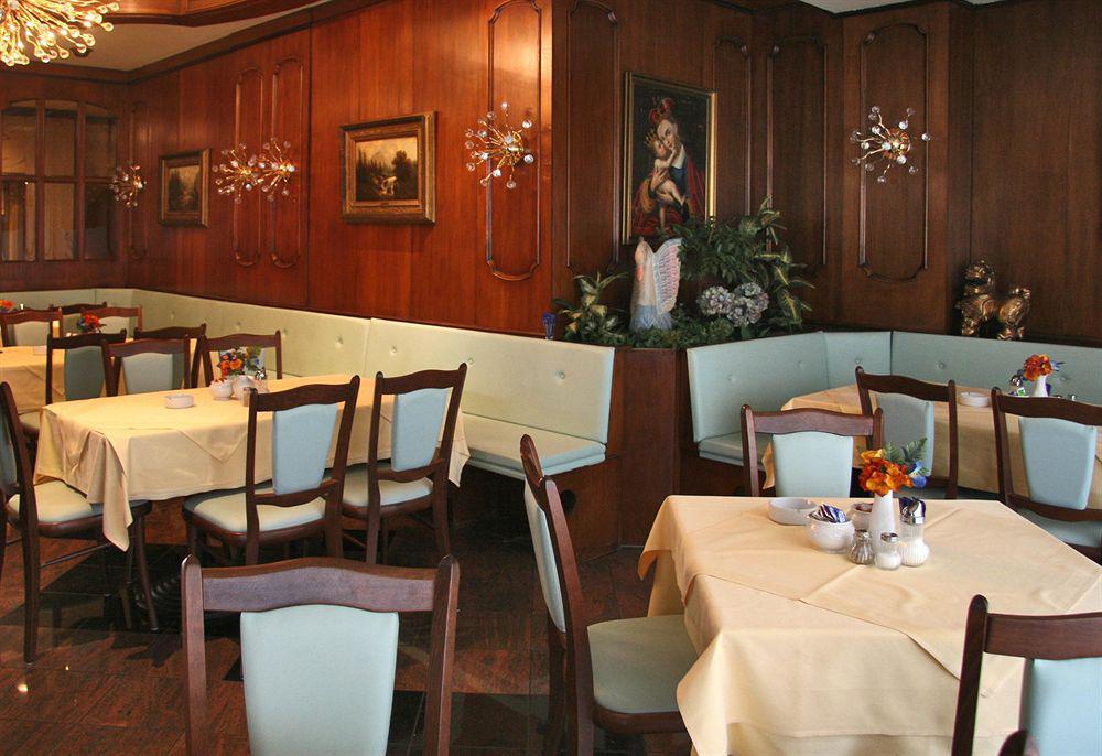 Ff&E Hotel Bavaria Fürth Restoran fotoğraf